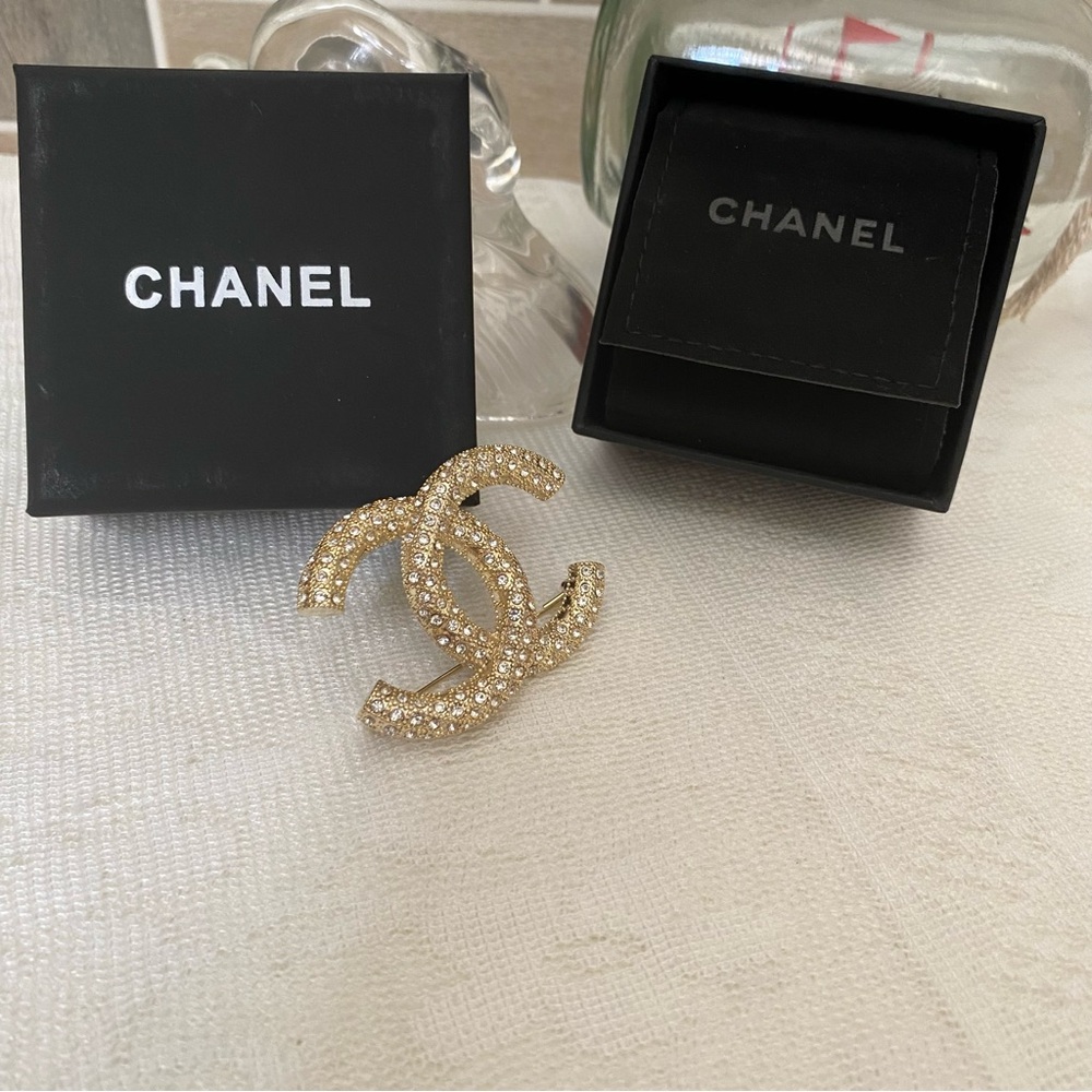 Chanel Women's Gold Crystal Brooch - Picture 6 of 8